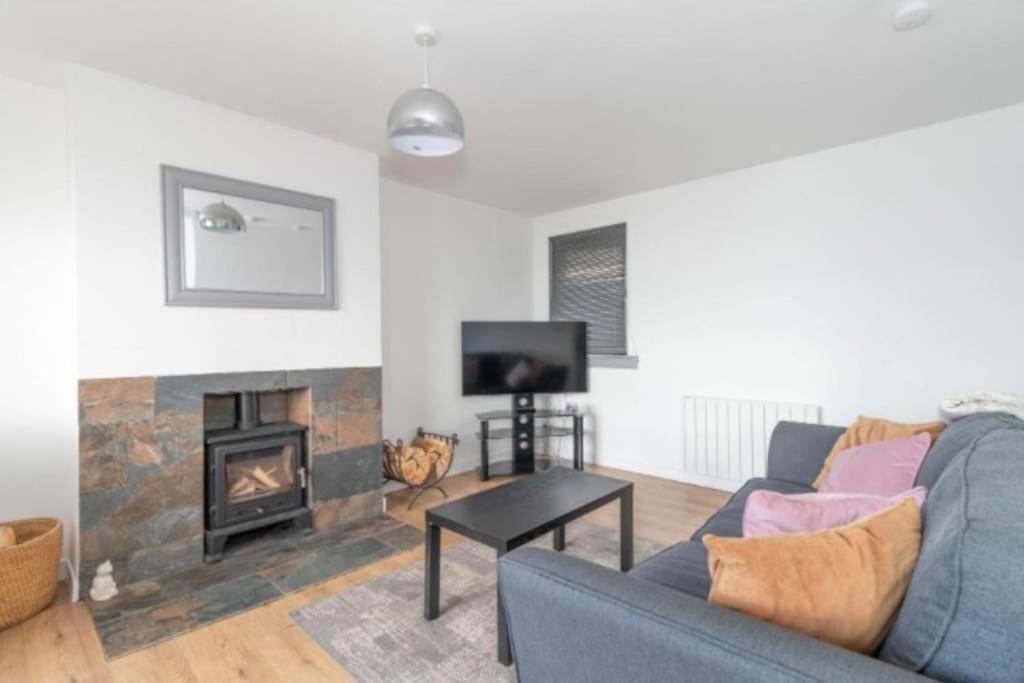 Haven-by-the-sea In Apartment