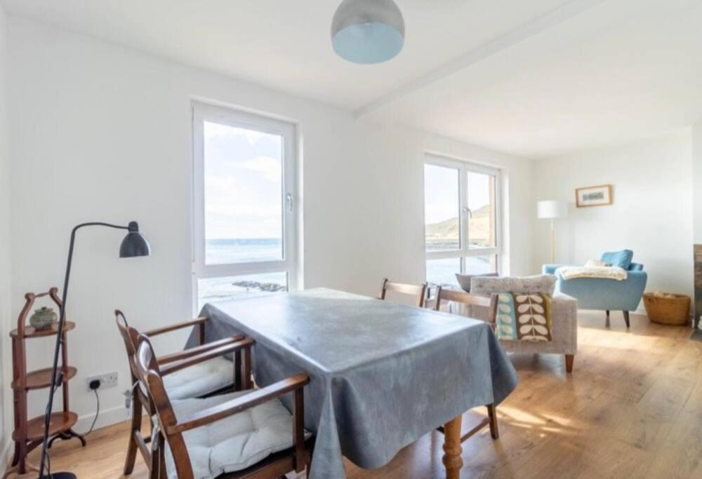 Haven-by-the-sea In Apartment